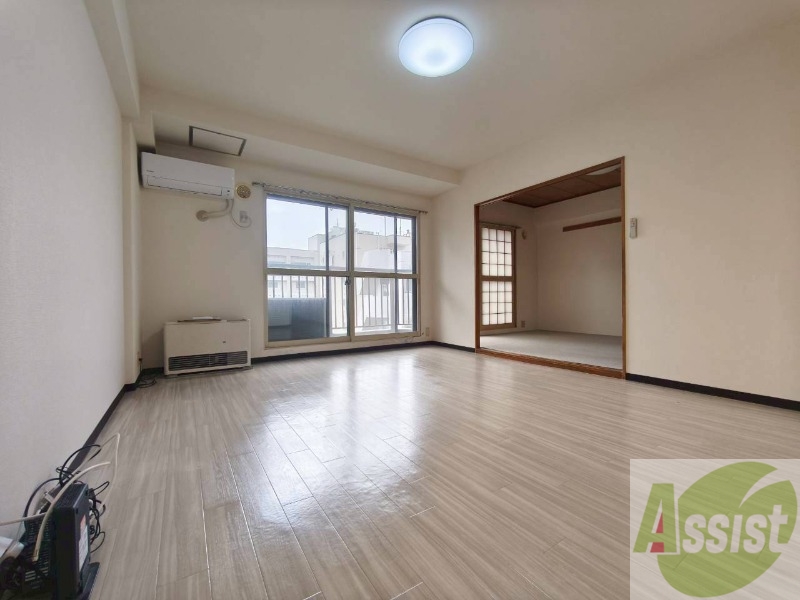 居室・リビング　広々としたリビングですね。使い勝手がよさそうですね！