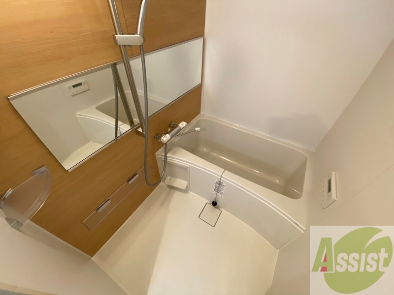 バス・シャワールーム　お風呂になります。一日の疲れを癒してくださいね。