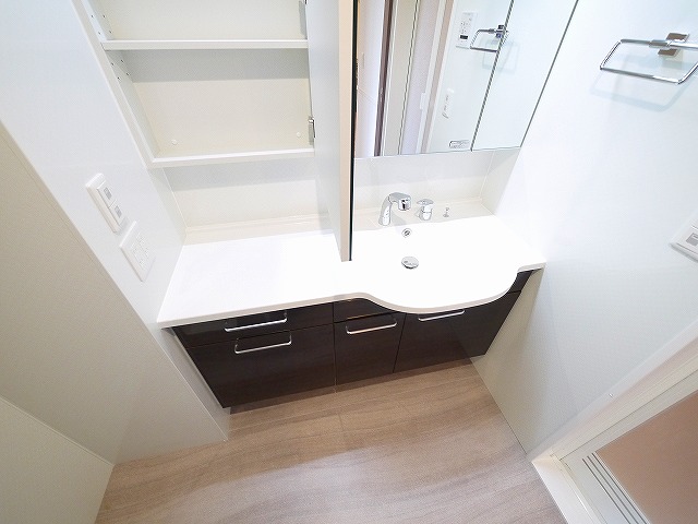 洗面設備　忙しい朝には欠かせない洗面所です