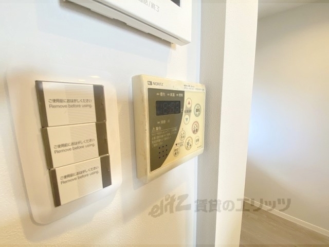 その他設備　給湯器リモコン