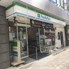 コンビニ　ファミリーマート マツエダ北堀江店（コンビニ）まで149m