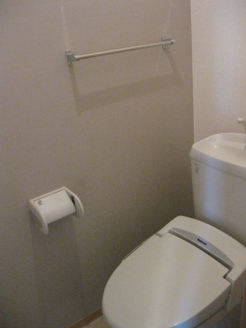 トイレ　温水洗浄便座