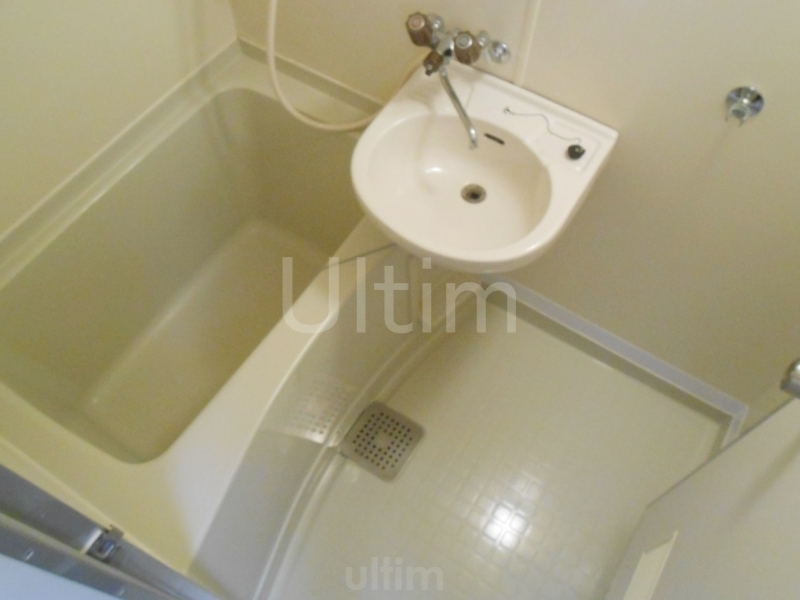 バス・シャワールーム　別のお部屋のお写真です。ご参考までに。