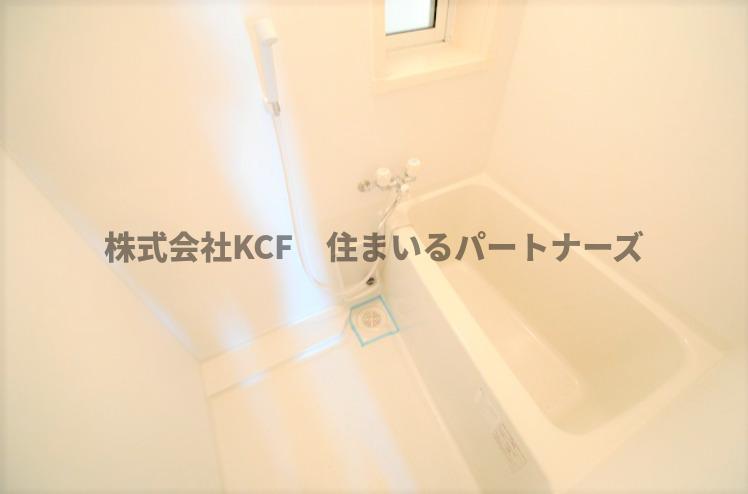 バス・シャワールーム　コンパクトで使いやすいお風呂です