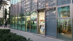 コンビニ　セブンイレブン渋谷区役所店（コンビニ）まで320m