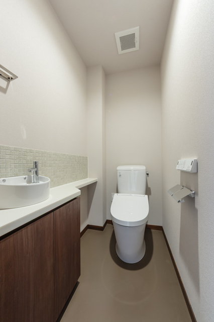 トイレ　※写真は同タイプ住戸です。