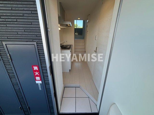 玄関　※室内画像は類似物件のもの