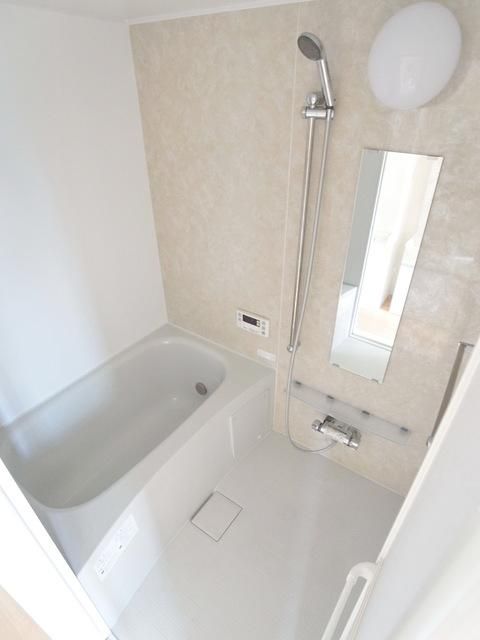 バス・シャワールーム　♪独立したバスルームでゆったり体を癒せます♪