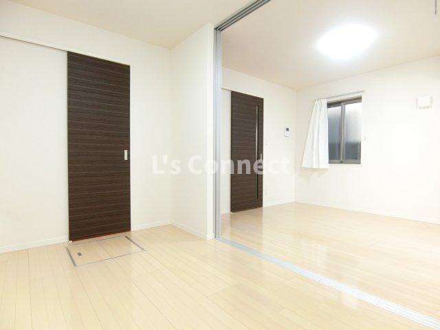 その他　４．３帖の洋室は寝室として使えます。