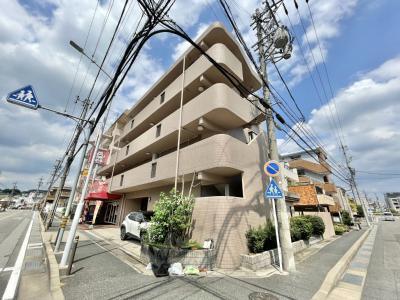 建物外観　駐輪場