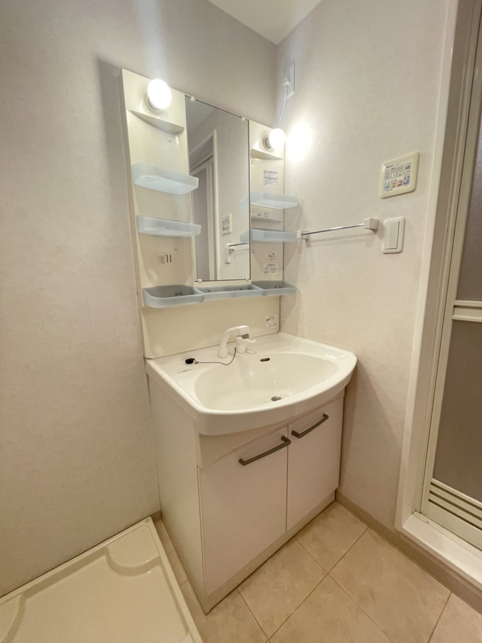 洗面設備　※同物件、別部屋です。