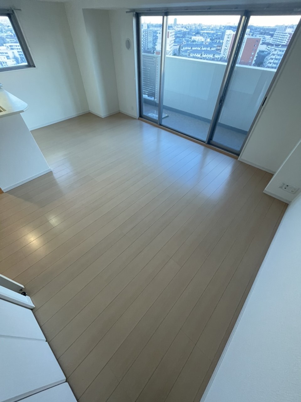 居室・リビング　※同物件、別部屋です。