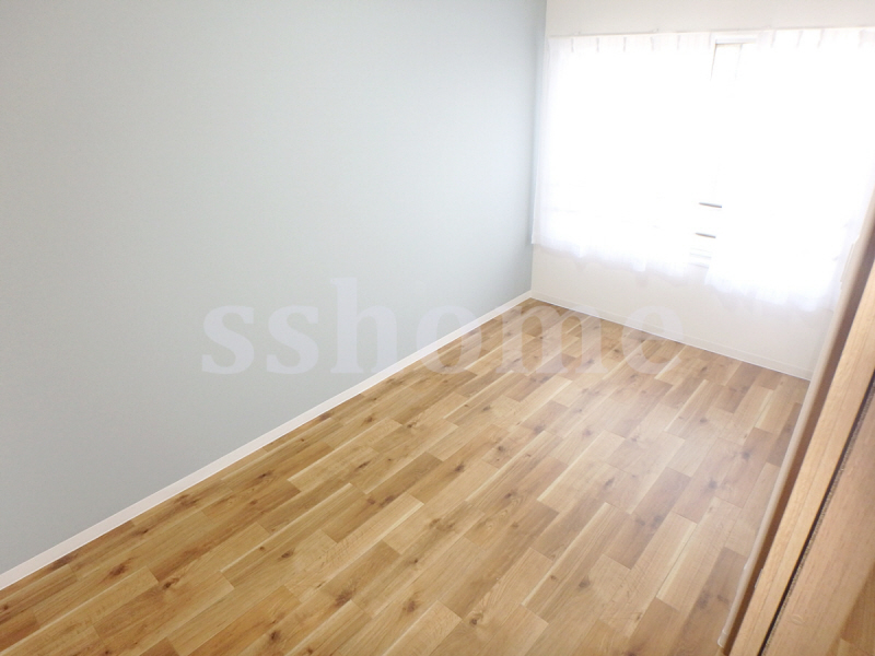 その他部屋・スペース　洋室もきれいなフローリングです☆