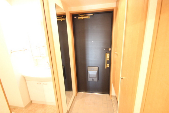 玄関　※別部屋の写真です