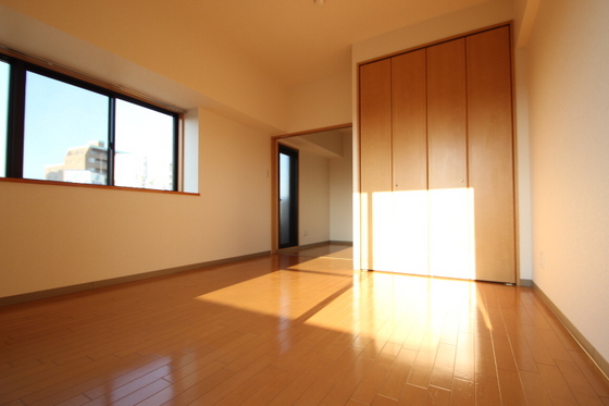 居室・リビング　※別部屋の写真です