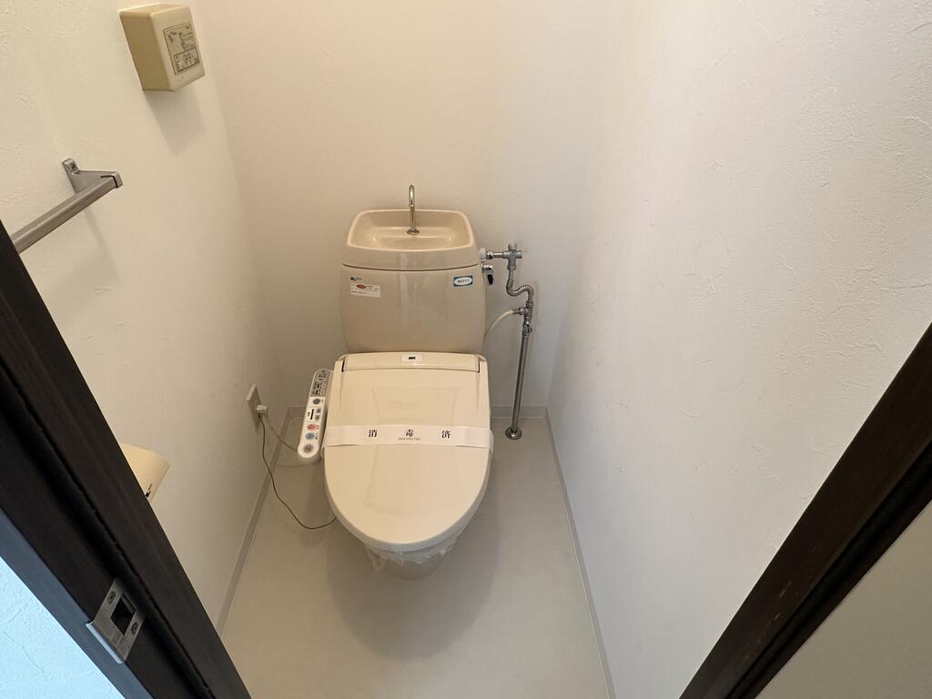 トイレ　温水洗浄便座有り