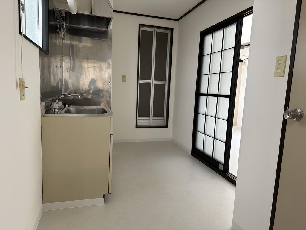 玄関　玄関・廊下・キッチン