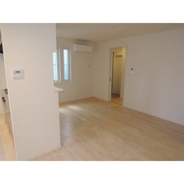 居室・リビング　サンルームもございます