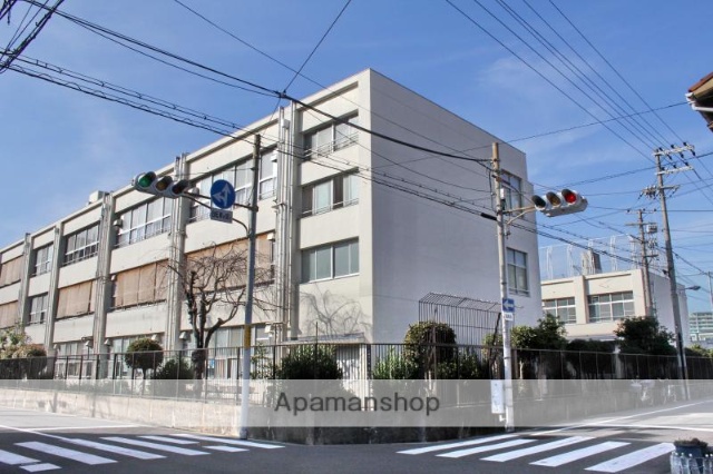 中学校　大領中学校（中学校）まで575m