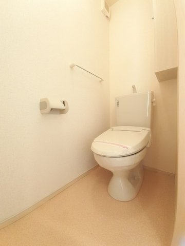 トイレ　落ち着いたトイレです