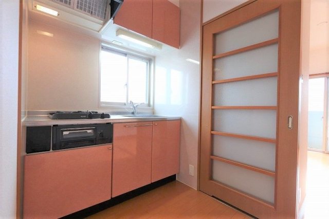 キッチン　※別部屋参考写真※