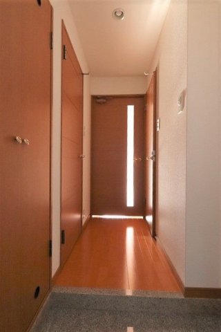 玄関　※別部屋参考写真※