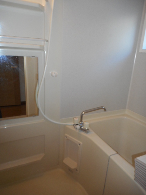 バス・シャワールーム　追焚給湯付きバス