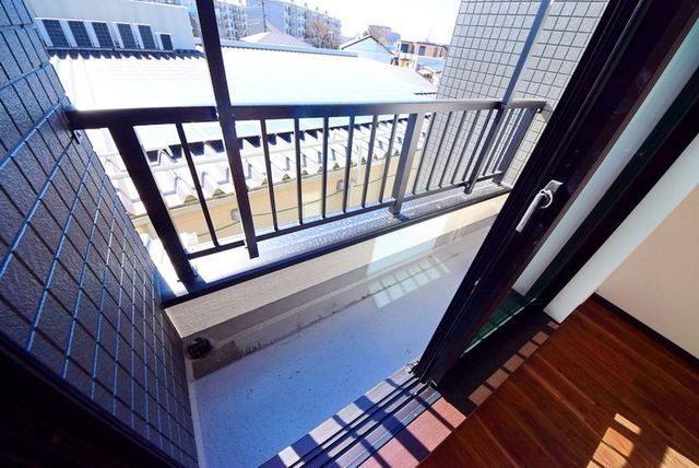 バルコニー　★お布団も干せますね★