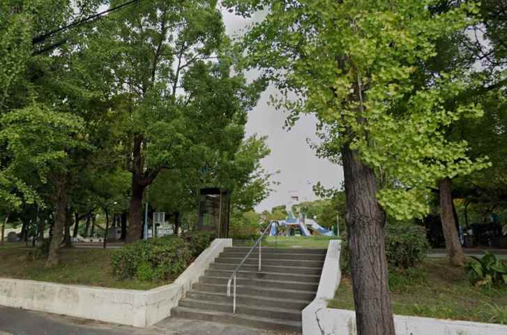 公園　御勝山南公園（公園）まで195m