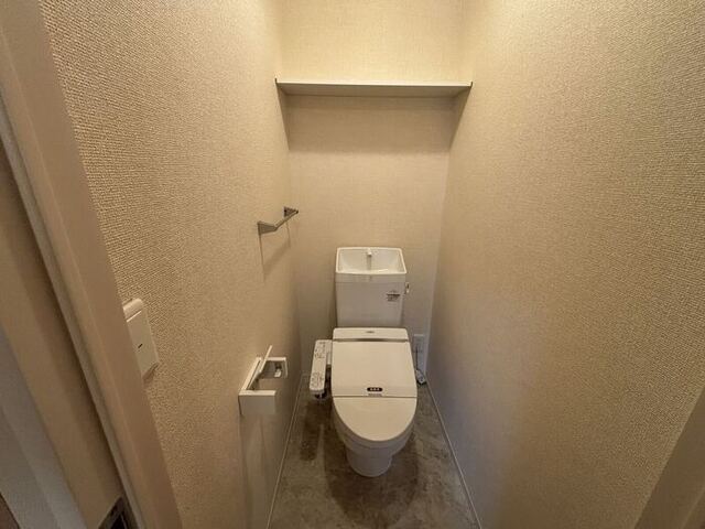 トイレ　温水洗浄暖房便座