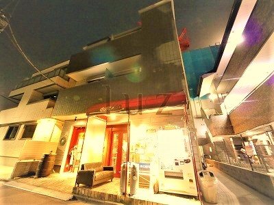 建物外観　2014年築の綺麗なマンション。