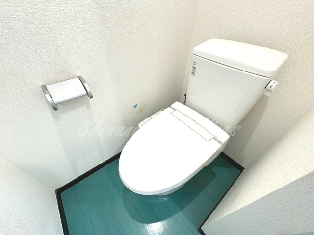 トイレ　温水洗浄便座付き♪