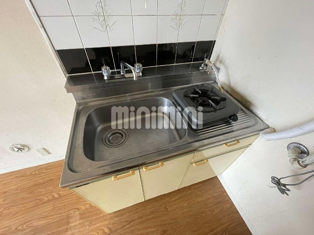 キッチン　※同物件別号室の参考写真です。