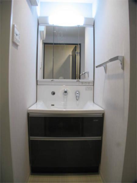 洗面設備　独立洗面化粧台付き