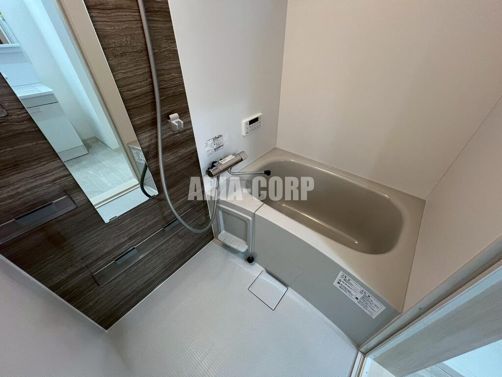 バス・シャワールーム　浴室乾燥機・追い焚き機能付きのバスルーム♪