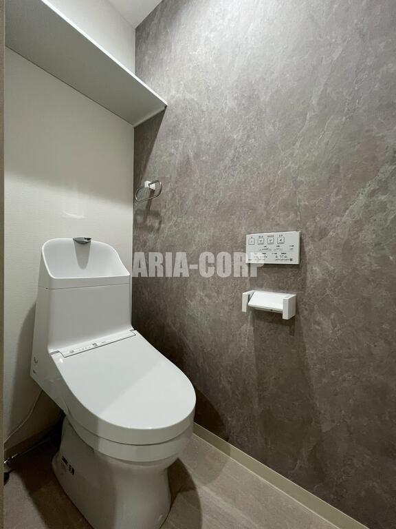 トイレ　温水洗浄便座付きのお手洗い♪