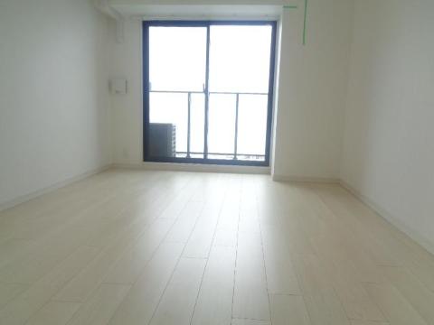 居室・リビング　室内