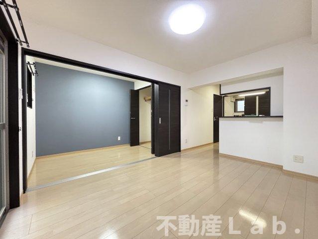 居室・リビング　※同一建物別号室のお写真です。