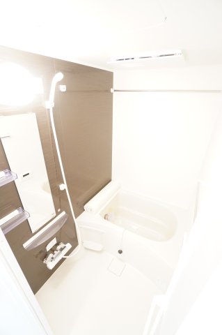 バス・シャワールーム　※同物件・反転タイプの写真です。