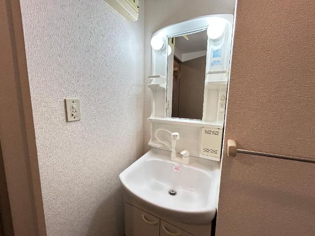 洗面設備　洗髪洗面化粧台