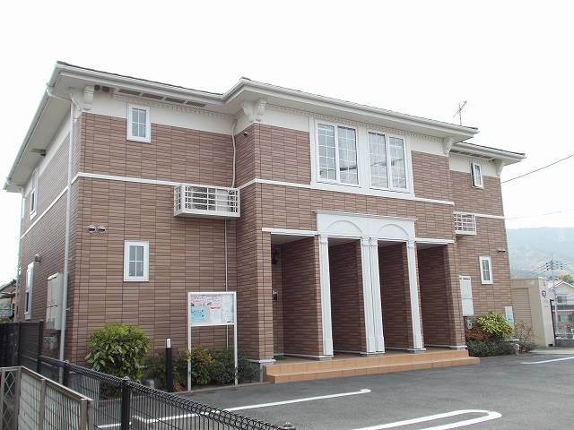 建物外観　2階建ての物件