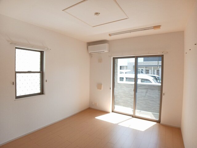 居室・リビング　こちらのリビングで趣味の時間をお楽しみください