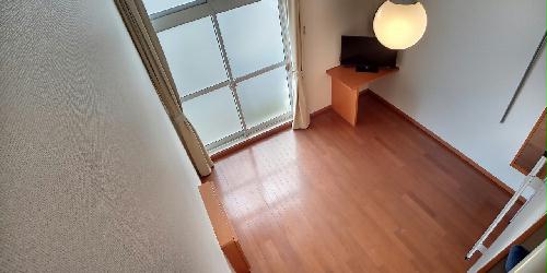 居室・リビング　1Fの床面は、フローリングです。