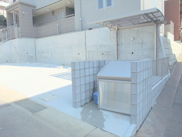 その他　敷地内ごみ置き場