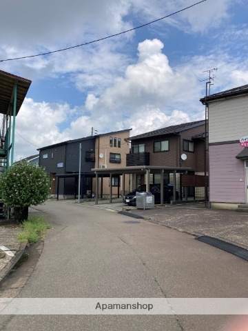 その他　前面道路（その他）まで0m
