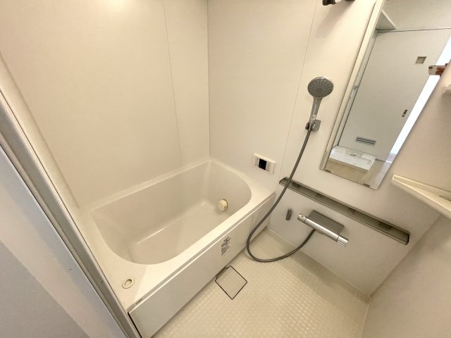 バス・シャワールーム　便利な追い炊き機能付き♪