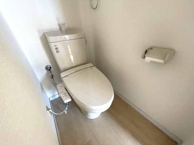 トイレ　シンプルで機能的なトイレです♪