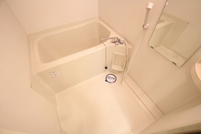 バス・シャワールーム　※別室の参考写真の為、現況優先です。