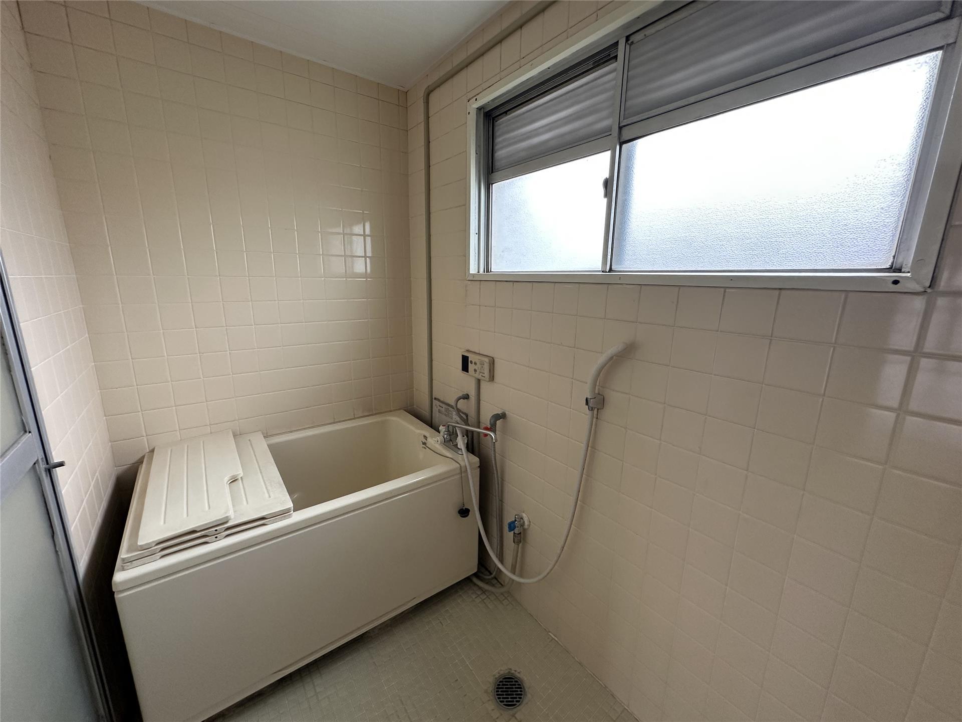 バス・シャワールーム　シャワー付き