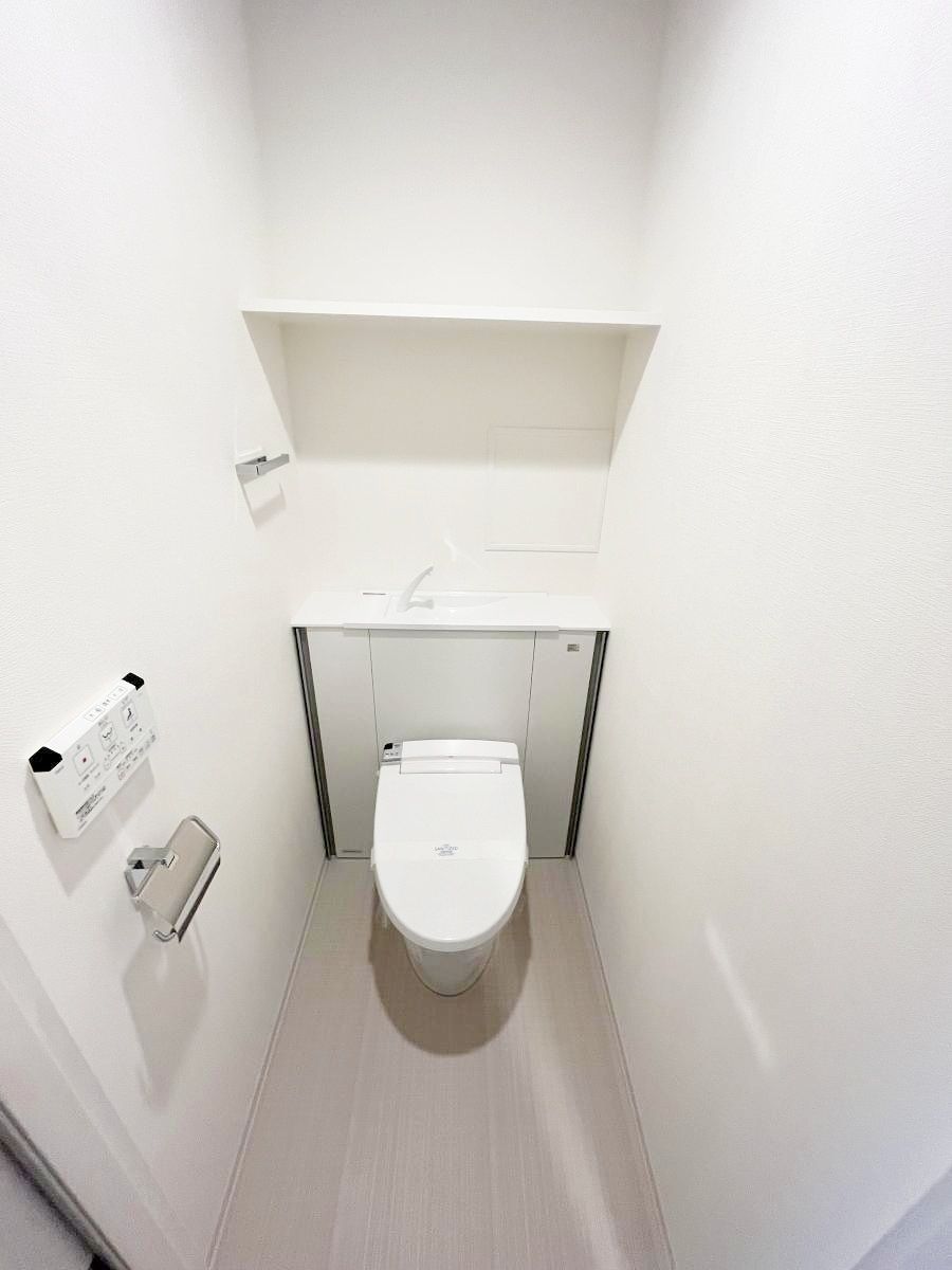 トイレ　※写真は別部屋参考画です